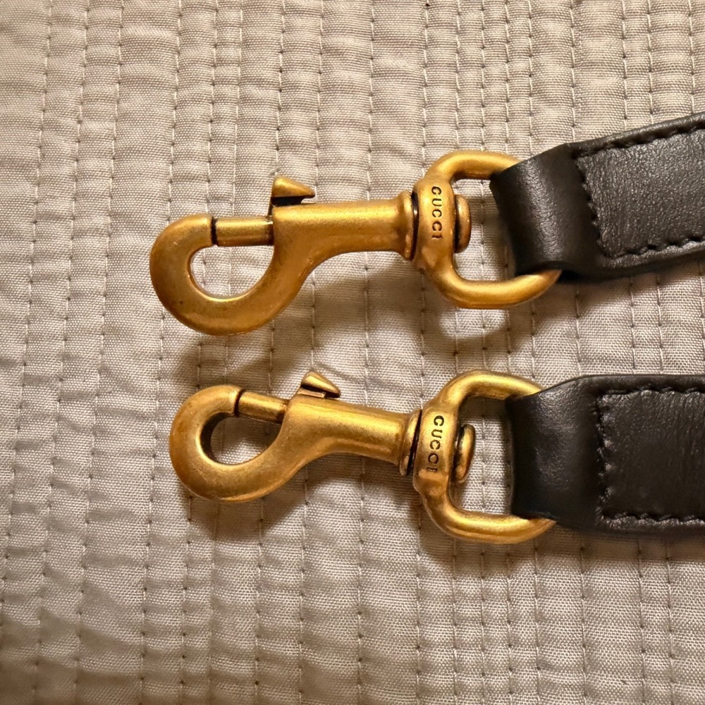 Gucci Black Leather Adjustable Handbag Shoulder Strap Gold Hardware Logo Clasps
